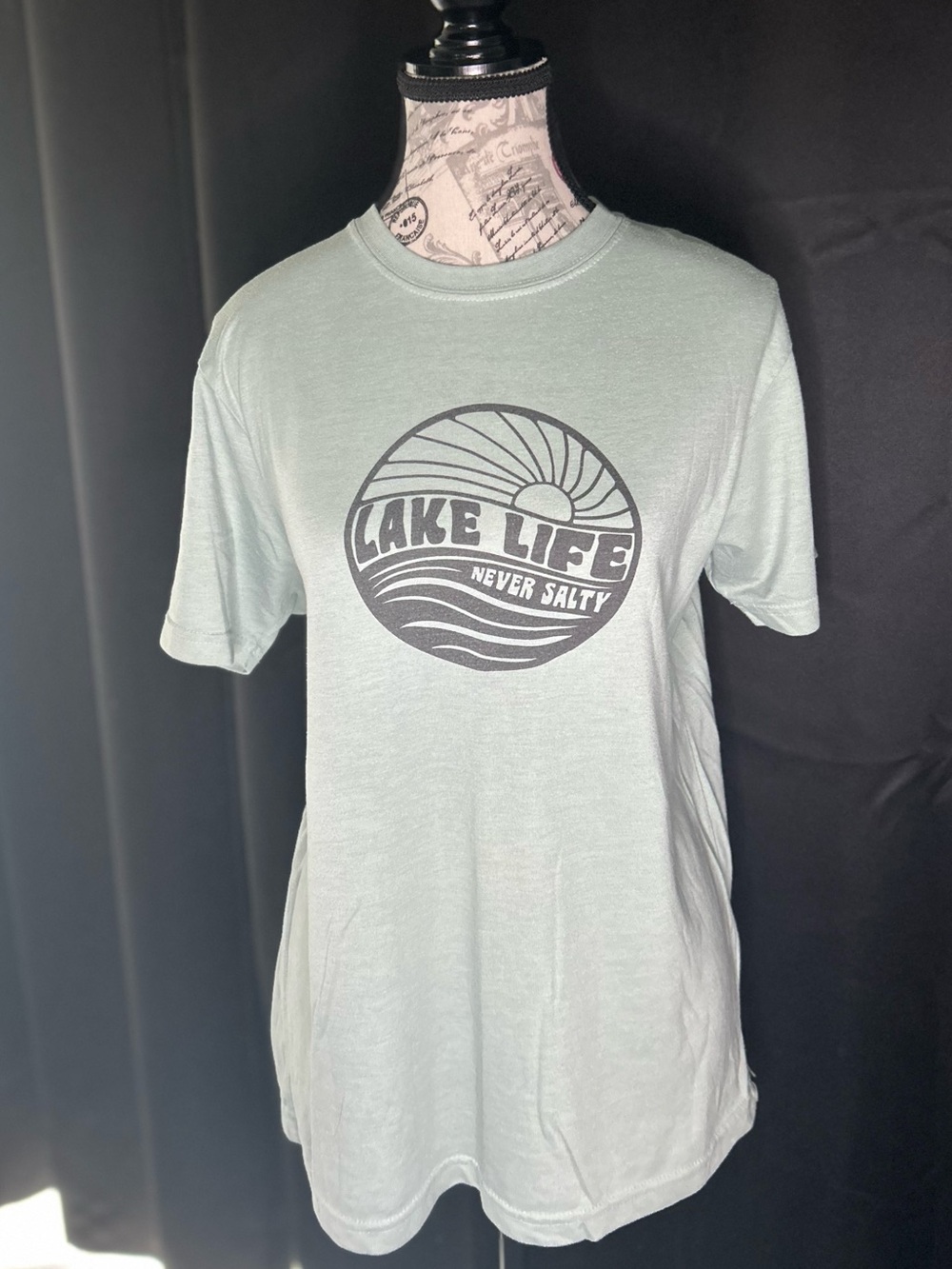 Women’s Lake Life Graphic Tee (M)